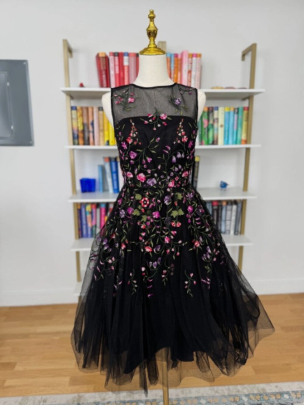 Teri Jon Black Tulle Floral Embroidery Party Dress, Size 4, GUC **FLAW, READ